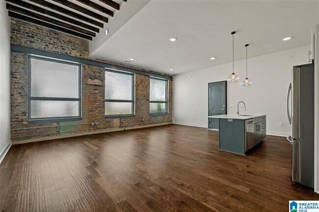 Building Photo - 1801 2nd Ave N