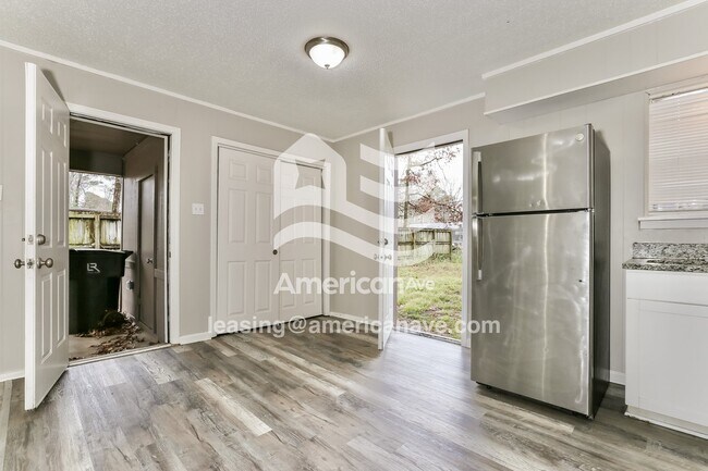 Foto del edificio - 7001 Eddy Ln