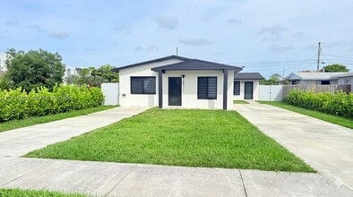 Building Photo - 26711 SW 145th Avenue Rd