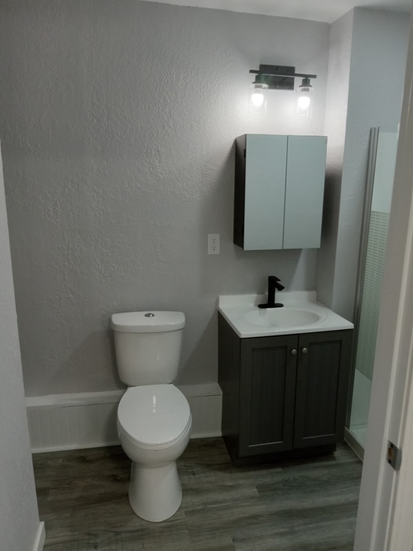 Building Photo - 835 US-20