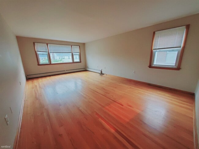 Building Photo - 2 br, 1 bath Condo - 36 Burwood Ave Unit B
