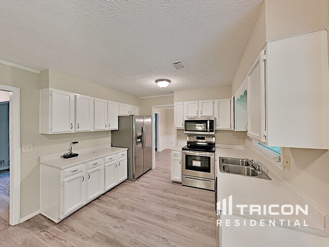 Foto del edificio - 818 Huntington Way NW