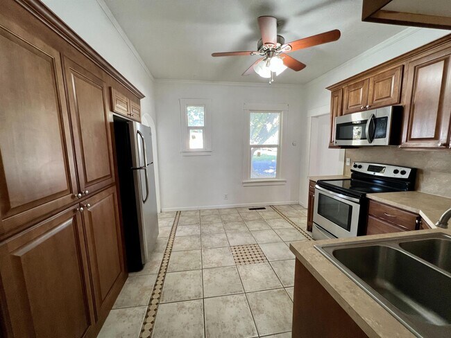 Foto del edificio - 1500 Conant Ave