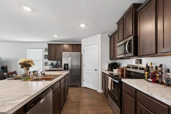 Building Photo - 12655 Cucumber Tree St
