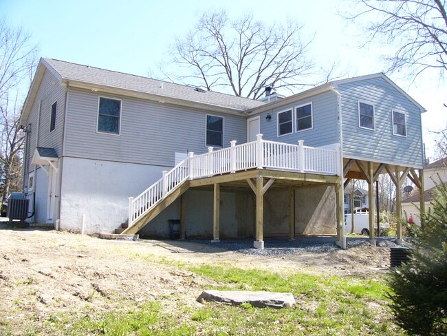 Building Photo - 100 Prairie Ln