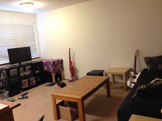 #102 Living Room - Near-u Apartments
