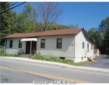 Primary Photo - 26-34 Putnam Rd
