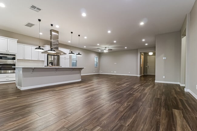 Building Photo - 16020 W Cameron Dr