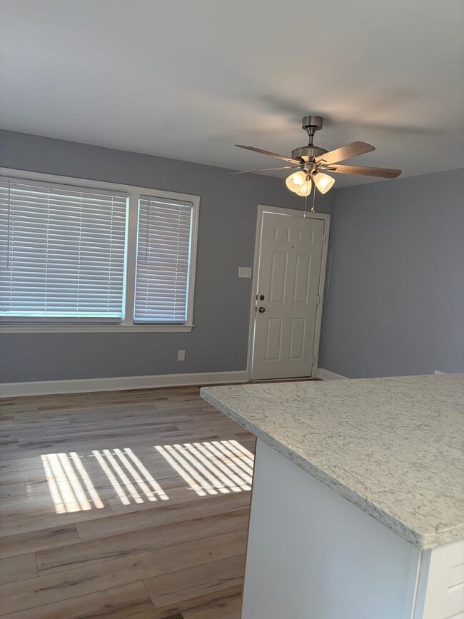 Building Photo - 509 Ford Cir