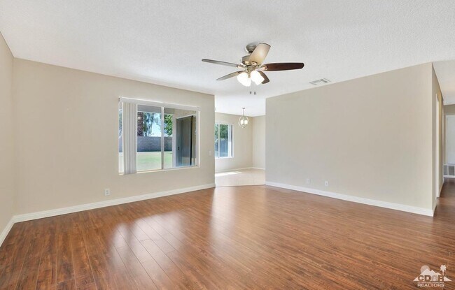 Foto del edificio - Central Palm Desert Home (3b/2b)