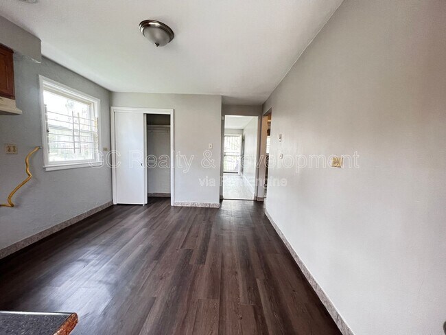 Foto del edificio - 9252 S Merrill Ave