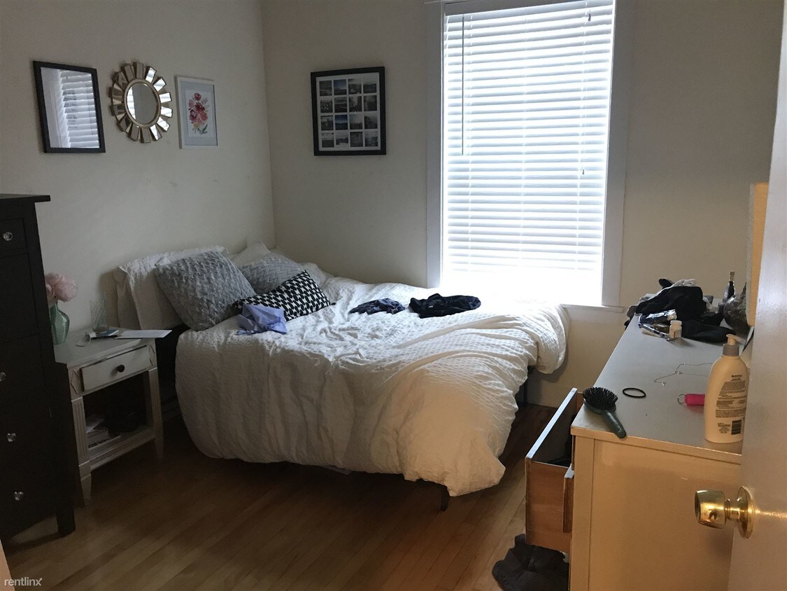 Foto del edificio - 1505 N Hoyne Ave
