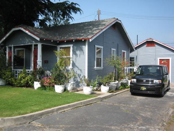 Building Photo - 414 Raymond Dr
