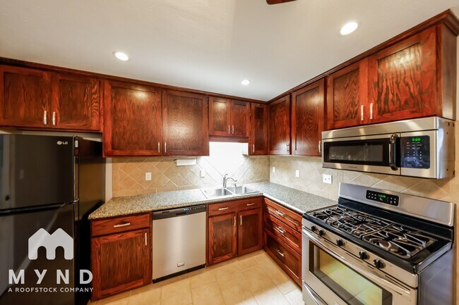 Foto del edificio - 5827 Dewey Heights Rd
