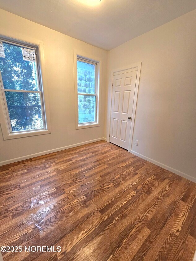 Building Photo - 1010 Sewall Ave