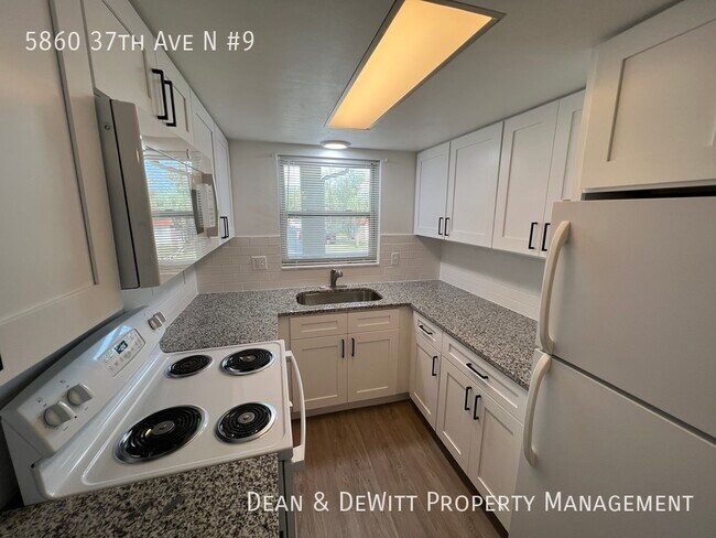 Foto del edificio - 5860 37th Ave N