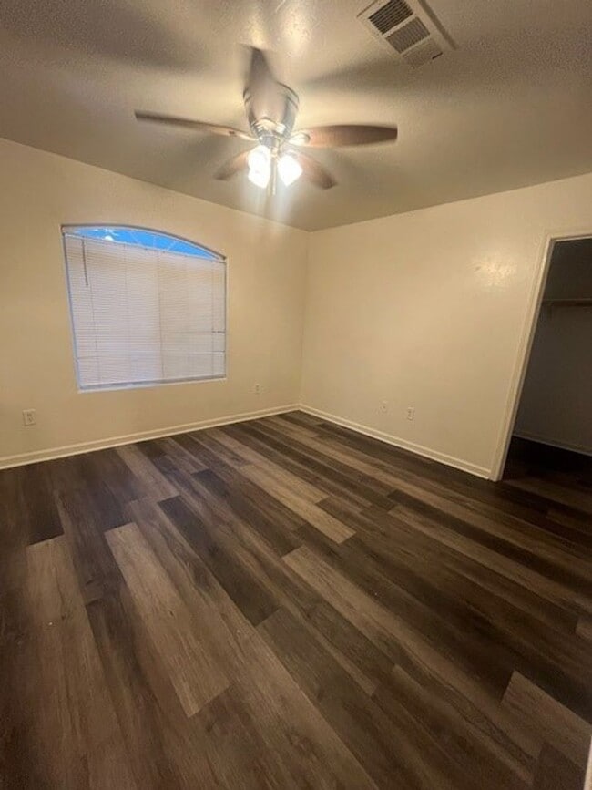 Building Photo - 717 L St