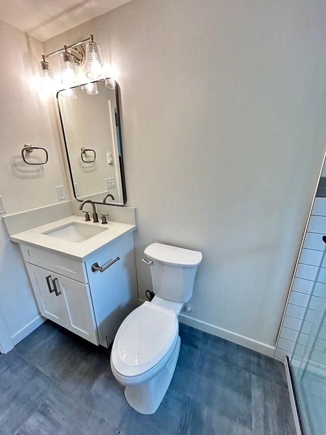 Building Photo - 8024