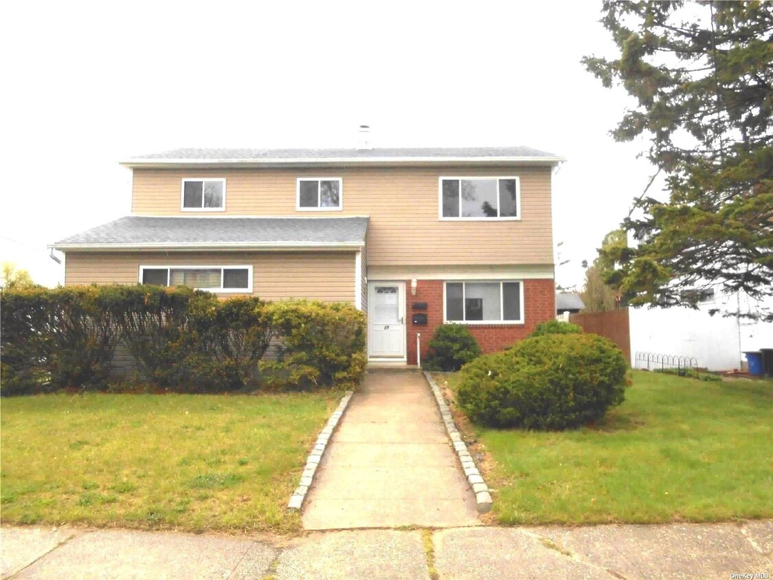 Primary Photo - 29 Guildford Park Dr