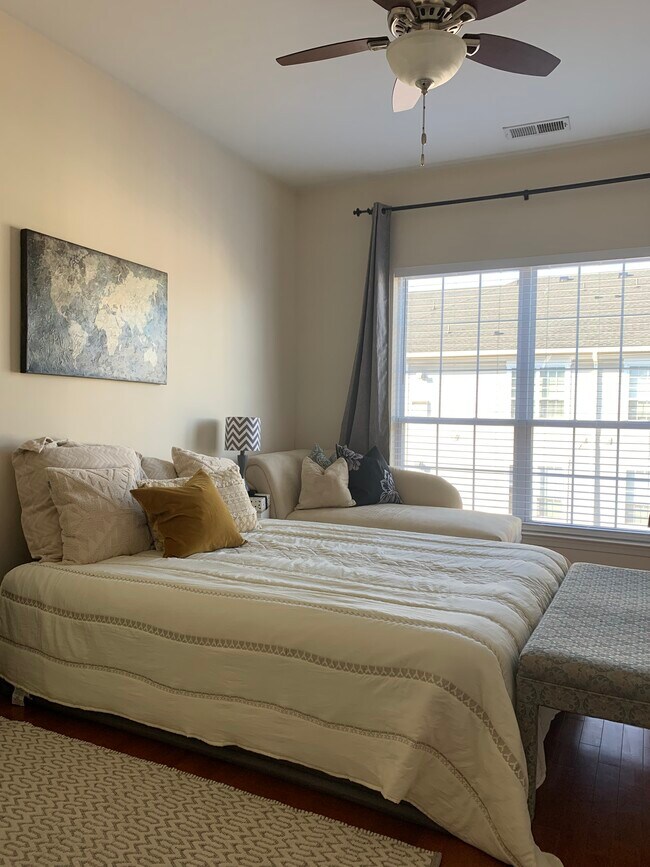 4860 Eisenhower Ave Unit 484, Alexandria, VA 22304 Condo for Rent in