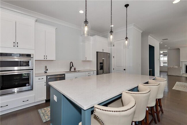 Building Photo - 6641 Sterling Dr