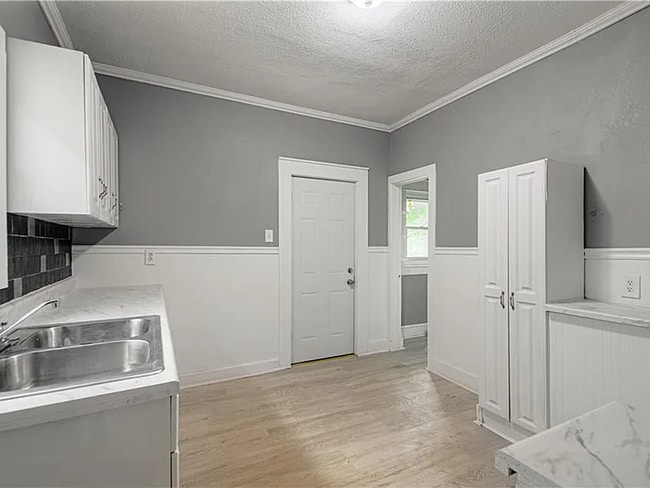 Building Photo - 2524 Askew Ave