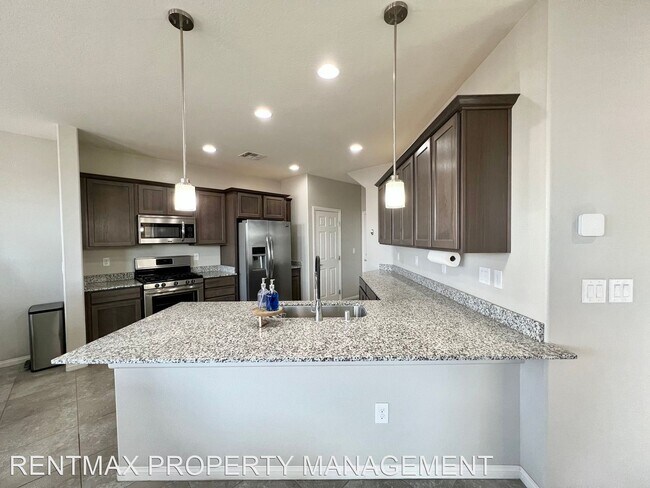 Foto del edificio - 4 br, 2.5 bath House - 8915 DRUMMER BAY AVE
