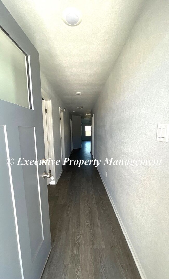 Building Photo - 1211 LEXINGTON Dr