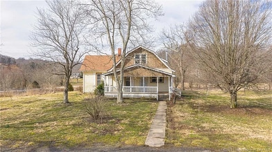 Building Photo - 2190 2 Mile Ln