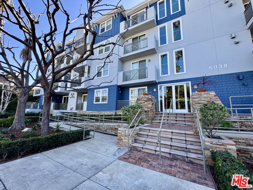 Foto principal - 6038 Carlton Way