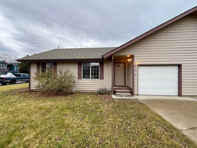 Building Photo - SCHEDULE A TOUR TO VIEW THIS LOVELY HOME IN REDMOND!!