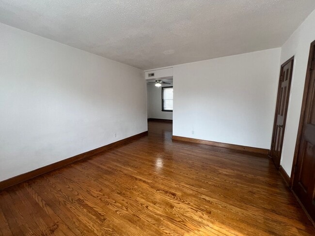 Foto del edificio - One Bedroom Apartment in Richmond Heights with One Month Free Move-In Special!