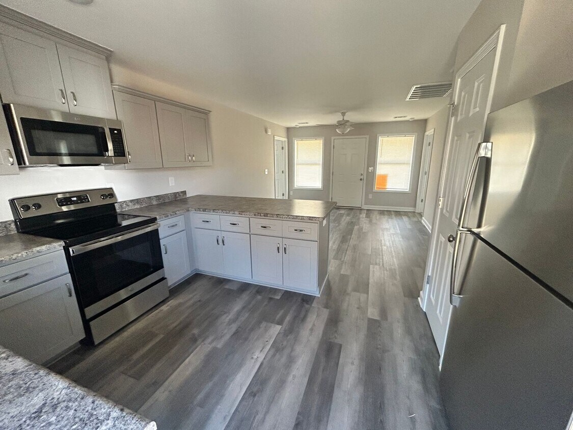 Primary Photo - Three bedroom three bath available now!