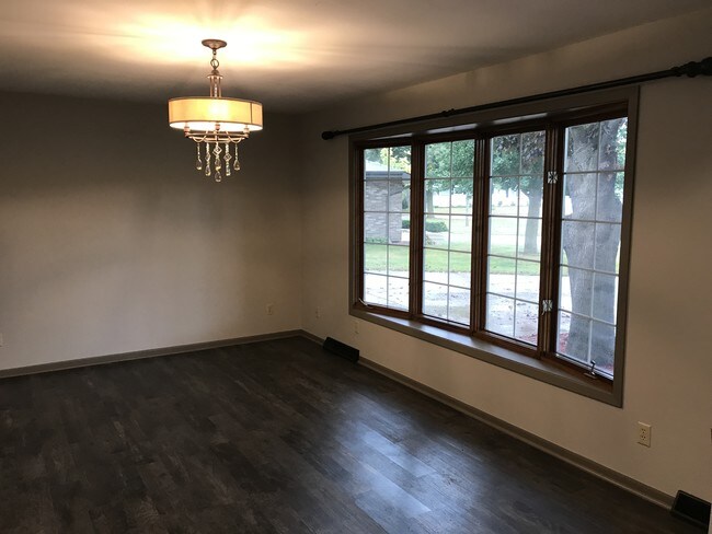 Building Photo - 412 Colby Ct