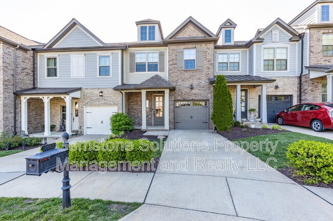 Building Photo - 1664 Hampshire Pl