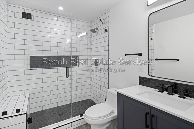 Foto del edificio - 6644 Rockglen Ave