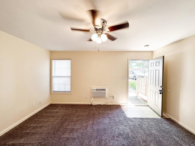 Building Photo - 100 Ballygar St