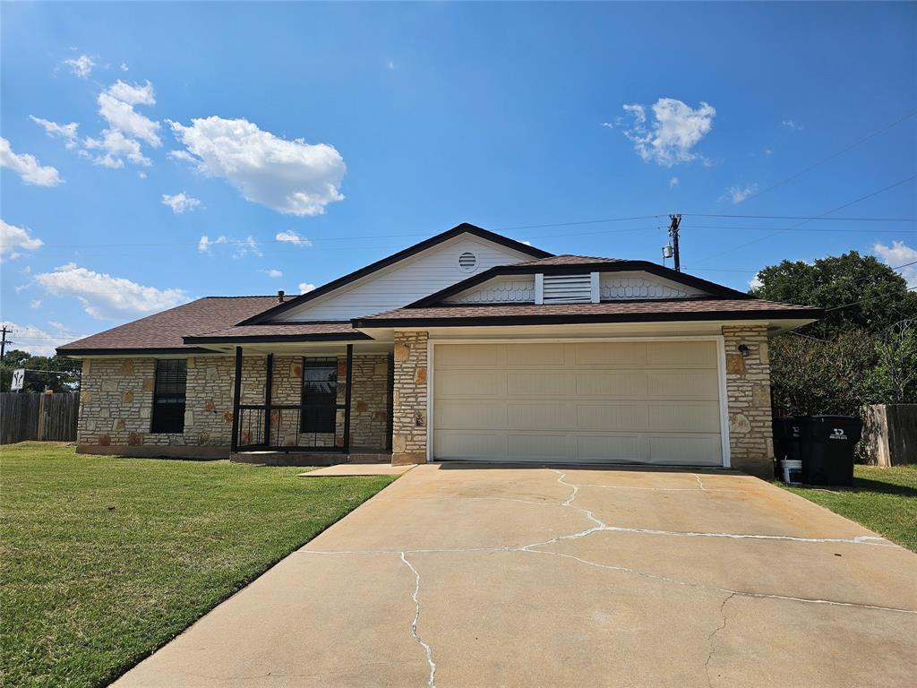 Foto principal - 904 Woodview Dr
