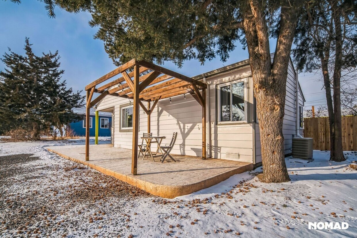 Primary Photo - Skyline Views & Garden Paradise | Cozy 3BR...