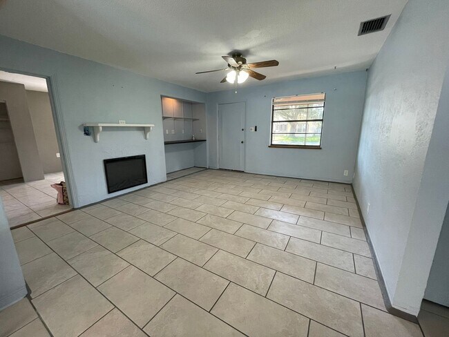 Foto del edificio - 113 Fox Pl