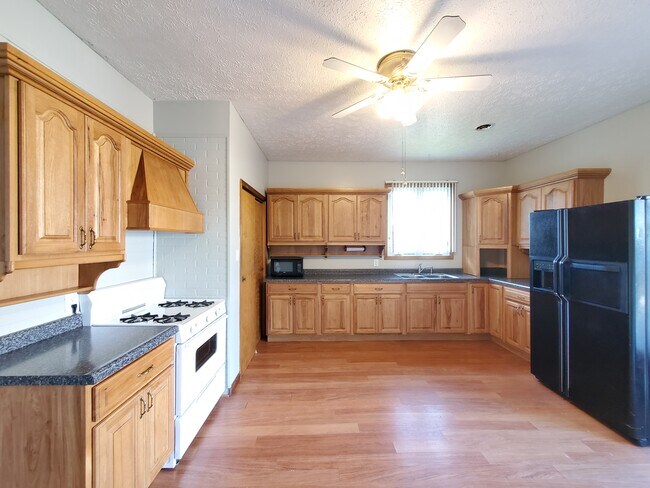 Building Photo - 226 Hoosier Ave