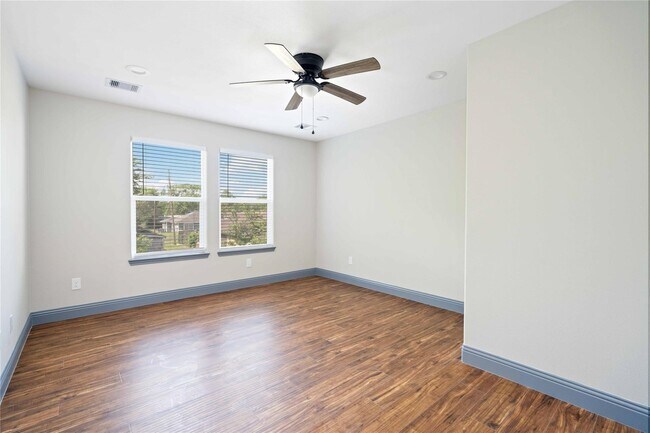 Building Photo - 4506 Mayflower St