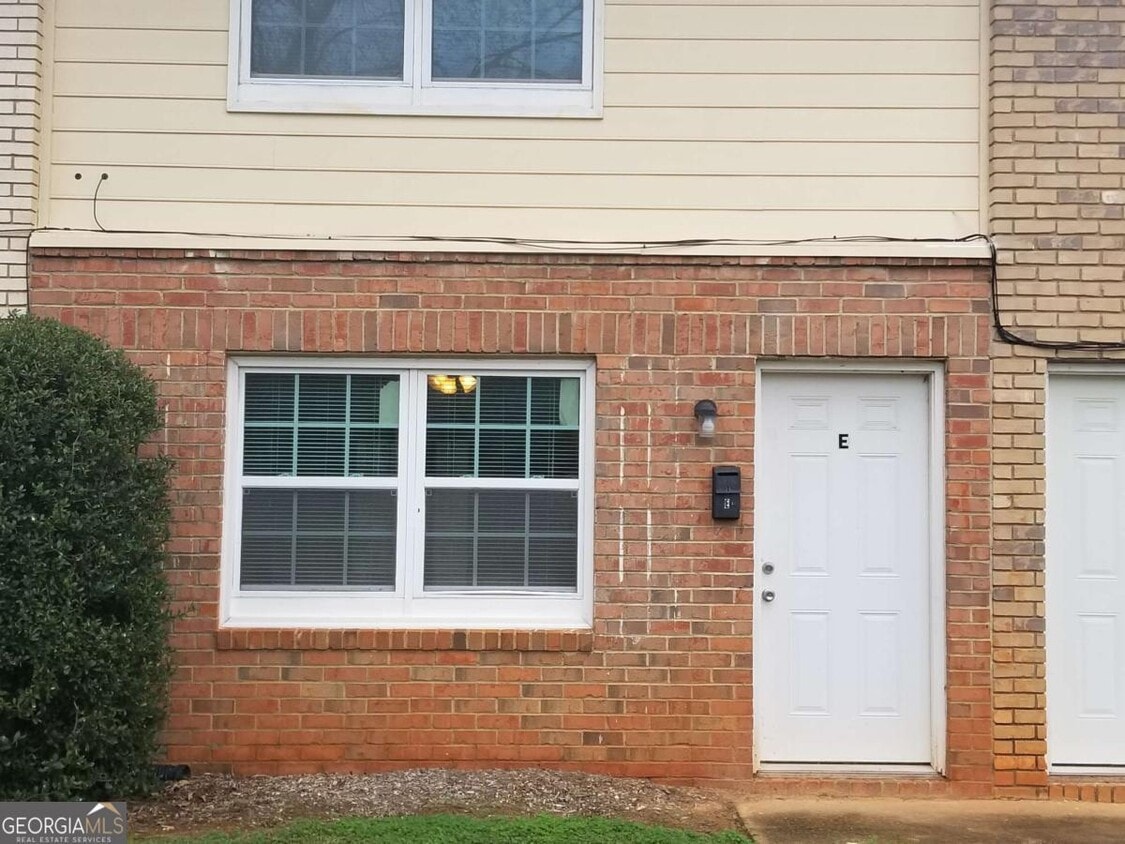 Primary Photo - 100 Chalfont Dr