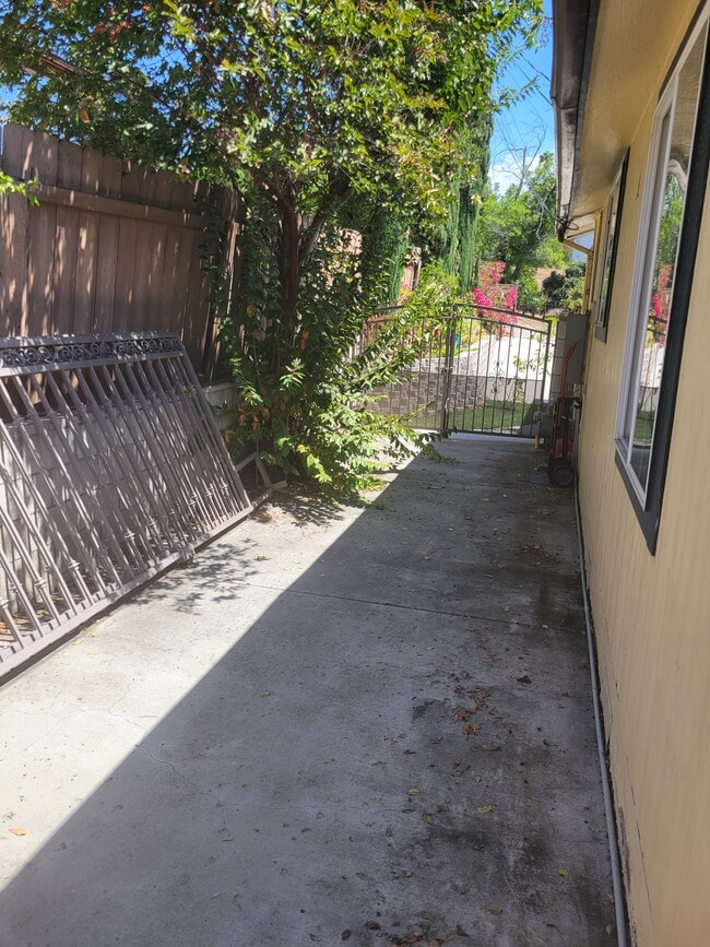 Foto del edificio - 3952 N Granada Ave