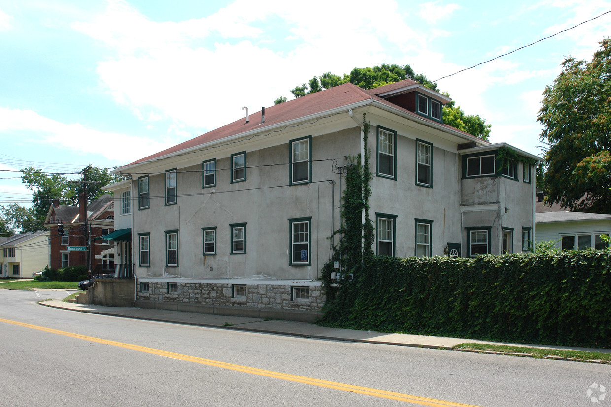 Building Photo - 125-127 Woodland Ave