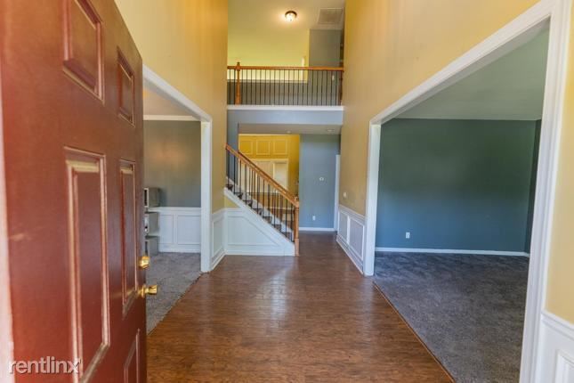 Building Photo - 5 br, 3 bath House - 165 Tudor Way