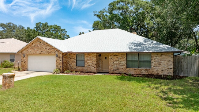 Building Photo - 1523 Poplar Dr
