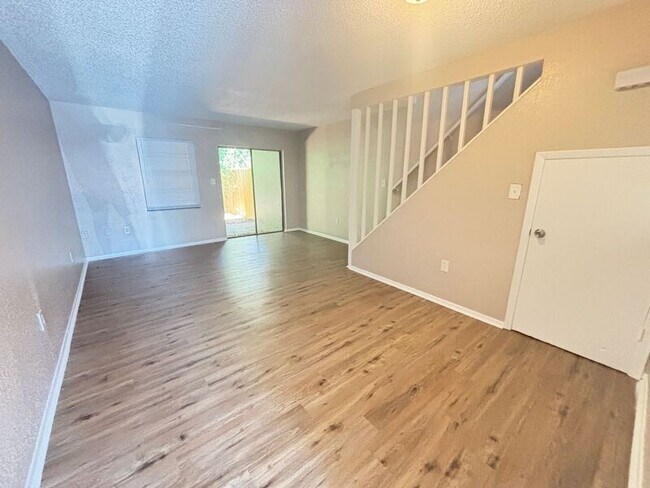 Foto del edificio - 1055 Spirit Lake Rd