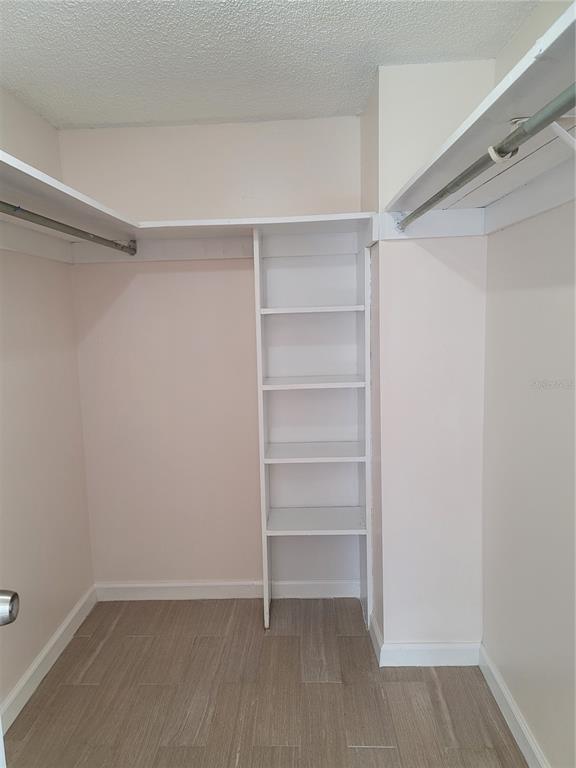 Building Photo - 572 Orange Dr