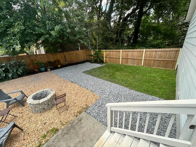 Foto del edificio - 394 Fletcher St SW